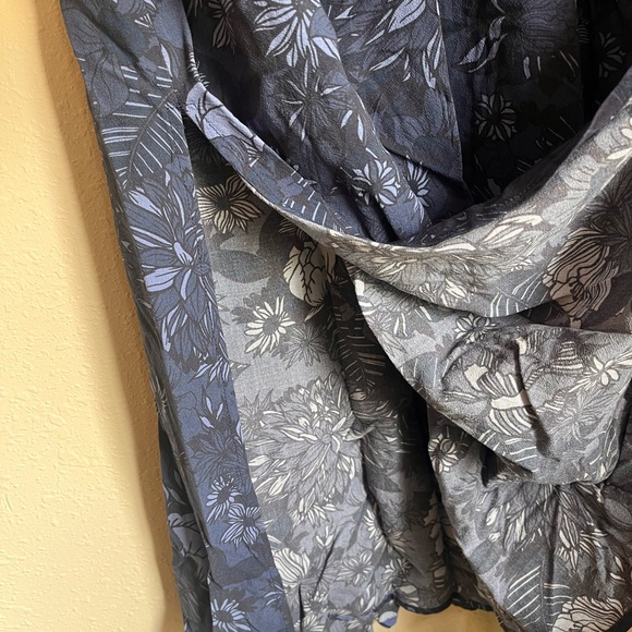 Marine Layer :: Emyln Blue Floral Wrap Midi Dress :: Small - Picture 8 of 14